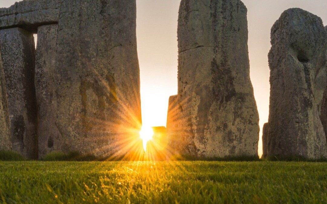 DIE FEIER DER SONNENWENDE DER WESENHAFTEN IN DER NEUEN KRAFT AUS WALHALLA